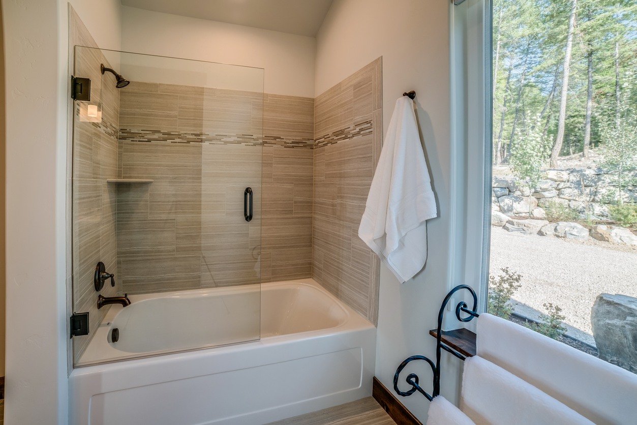 Shower & Tub Installation in Warsaw